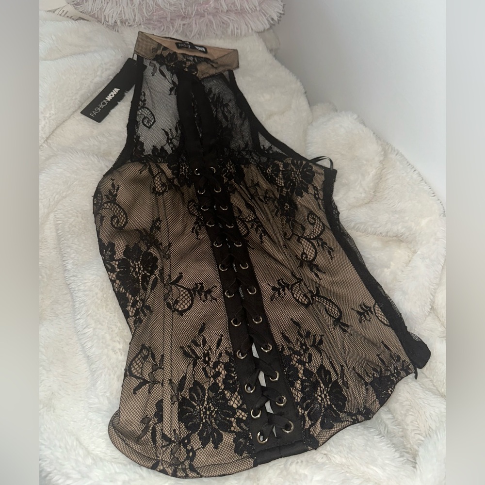 Gothic Romance Lace Halter Top with Front Lace-Up Detail - Picture 2 of 4